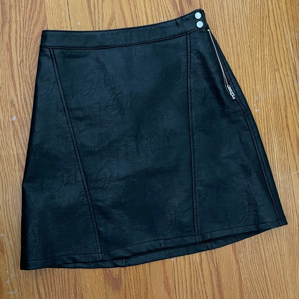 ZARA Women’s Faux Leather Skirt